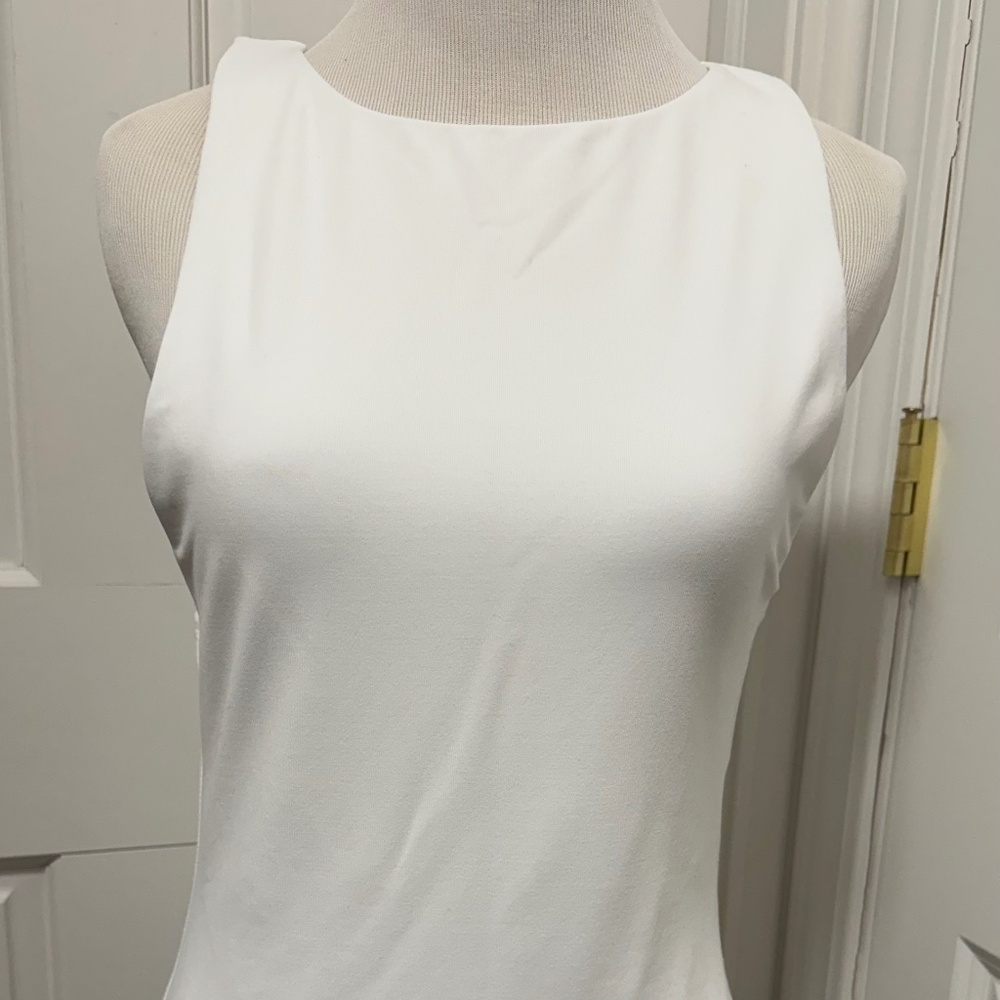 Babaton Contour White Sleeveless Round Neck Bodysuit by Aritzia Size Large